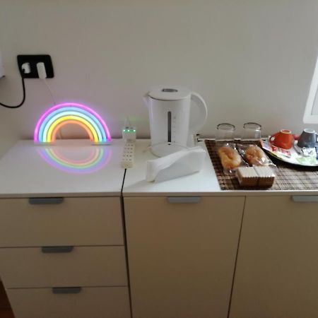 Over The Rainbow - Cozy Studio In The Centre Of Ferrara Apartman Kültér fotó